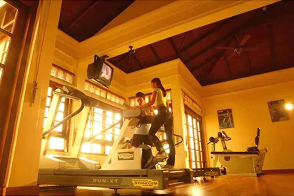 Avillion Port Dickson Hotel Exterior foto The gym at the hotel