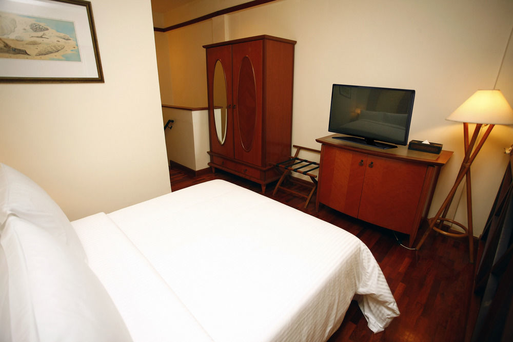 Avillion Port Dickson Hotel Exterior foto A room at the hotel